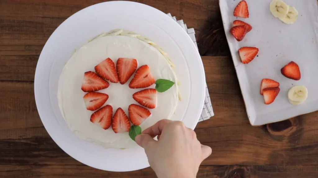 BANANA STRAWBERRY CAKEㅣPastel de platano con fresaㅣMartes de Postre